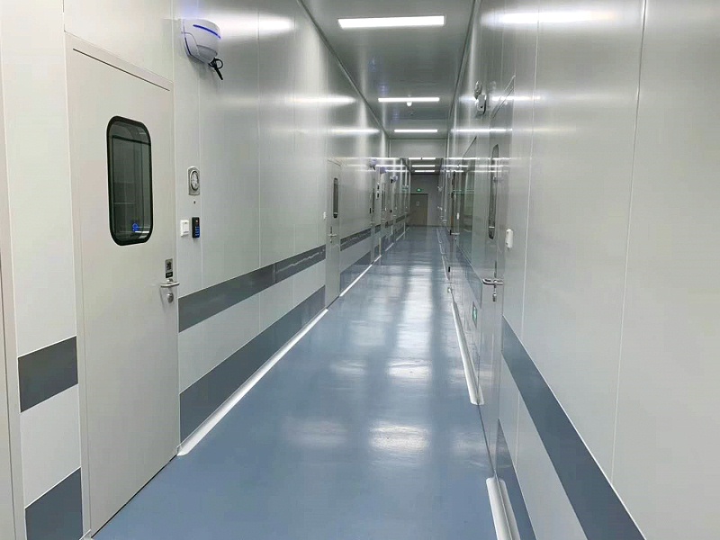 無塵車間建設使用鋼質潔凈門有哪些好處